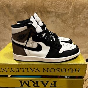Jordan 1 Retro High “Dark Mocha” Size 12